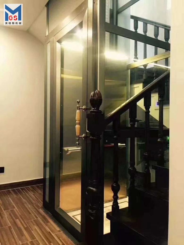 旁开门家用电梯